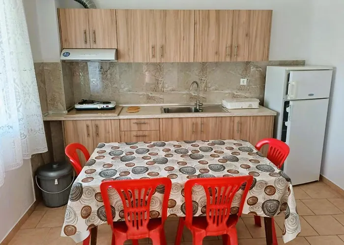 Poly's House Vrasná