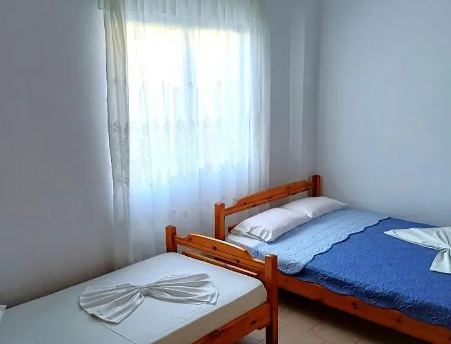 Poly's House * Vrasná